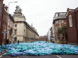 Spencer Tunick's Sea of Hull installation